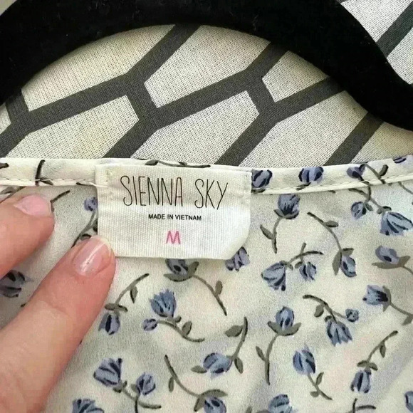 Sienna Sky Floral Blouse - Picture 7 of 8